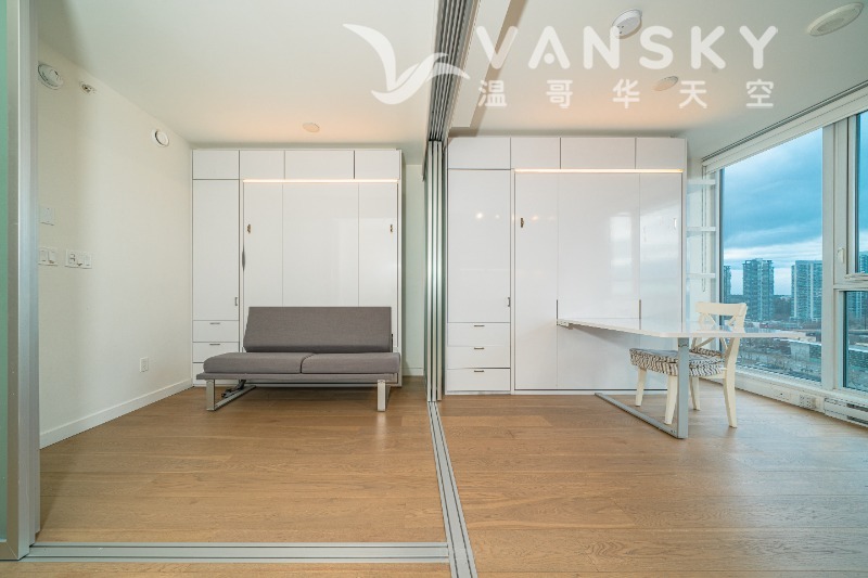 251128232402_02-living room.jpg